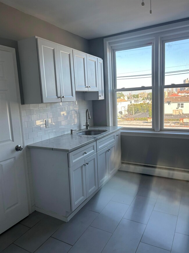 581 60th St unit 8, West New York, NJ 07093 - photo 6