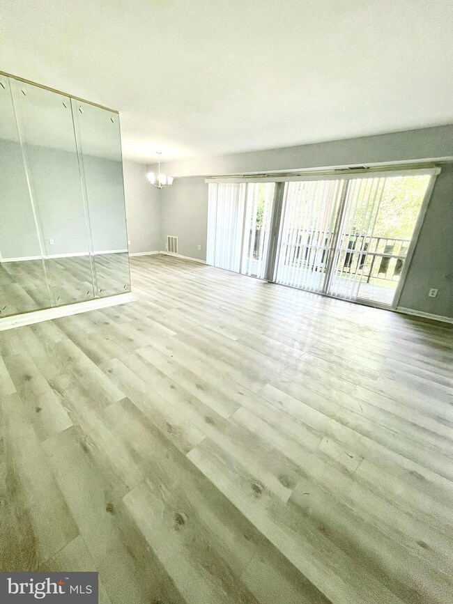 3130 Brinkley Rd unit 204, Temple Hills, MD 20748 - photo 6