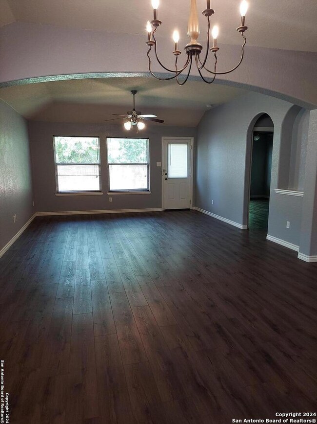 10111 Mill Path, San Antonio, TX 78254 - photo 5