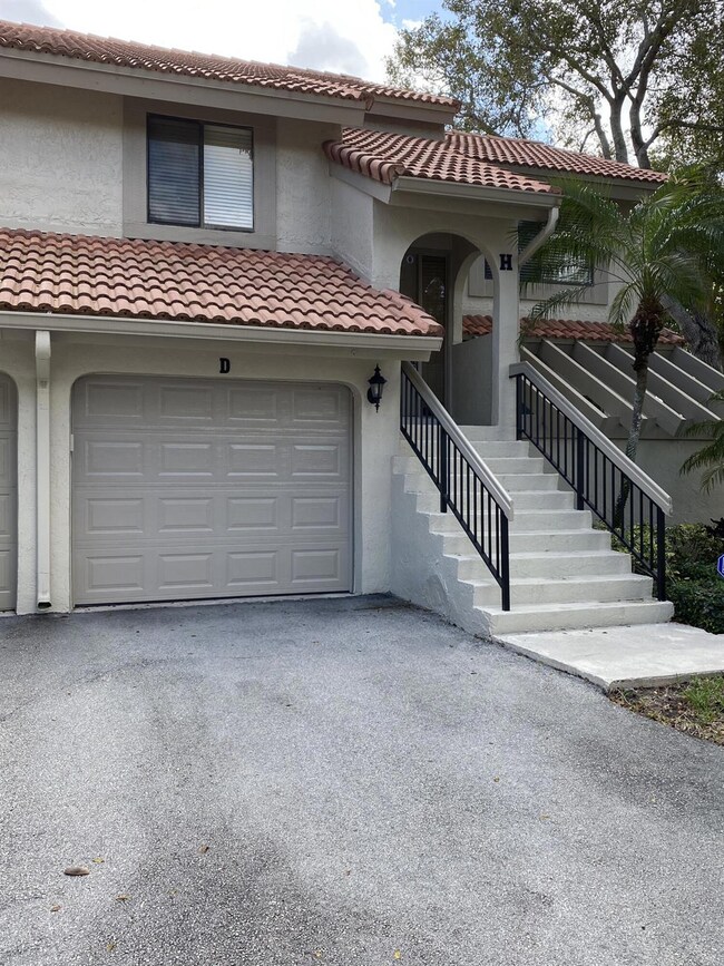 5621 Coach House Cir unit D, Boca Raton, FL 33486 - photo 2