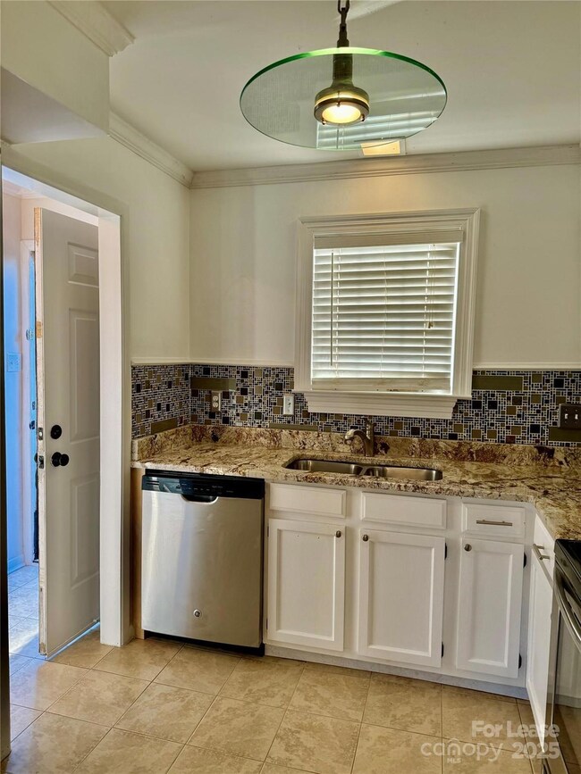 6130 Heathstone Ln unit E, Charlotte, NC 28210 - photo 5