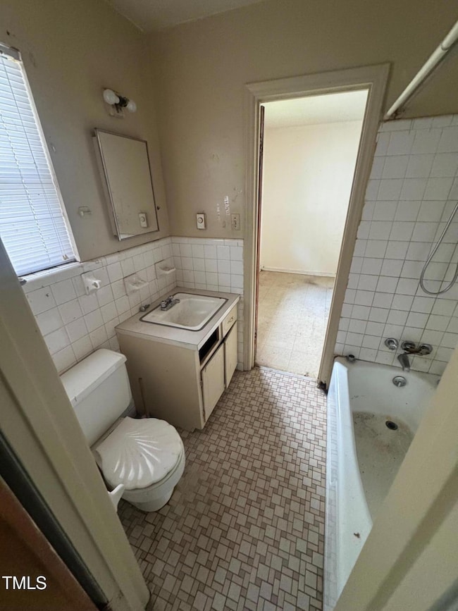 rear unit bathroom