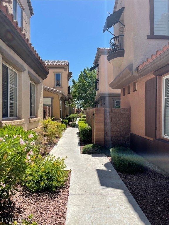 2262 Aragon Canyon St, Las Vegas, NV 89135 - photo 2