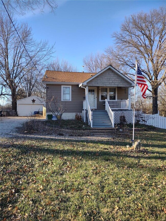 Very Spacious Front Yard