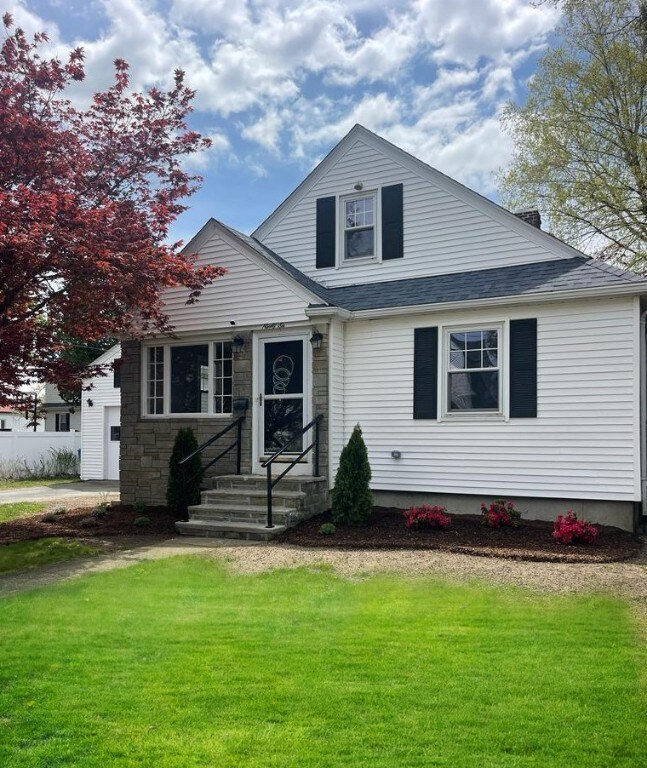 96 Dunedin St, Cranston, RI 02920 - photo 2