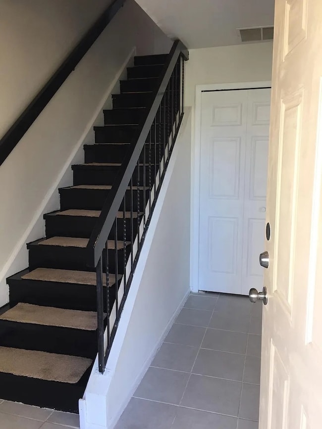 5715 Dutch Mill Ct unit C, Hanover Park, IL 60133 - photo 3