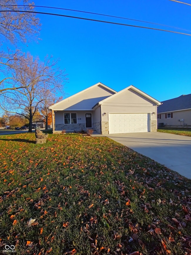 914 W 5th St, Seymour, IN 47274 - photo 2