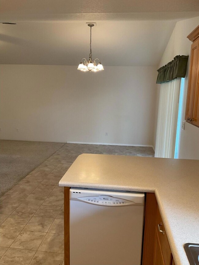 NW-view of dining area