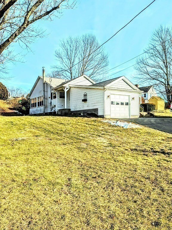 4 Lake Whittemore Dr, Spencer, MA 01562 - photo 5