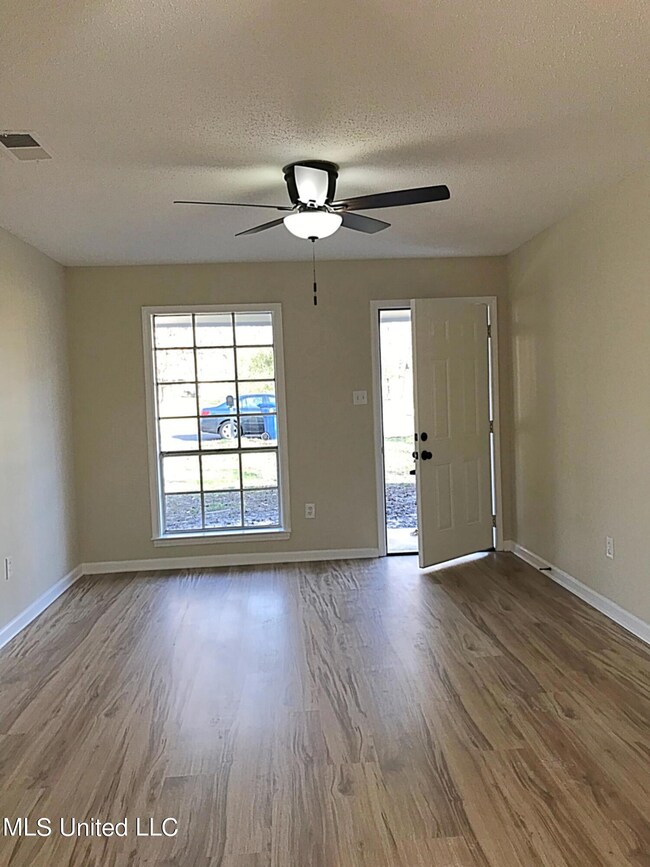 C68B0DD2-D7C7-49ED-BAE0-F963C5E6B900