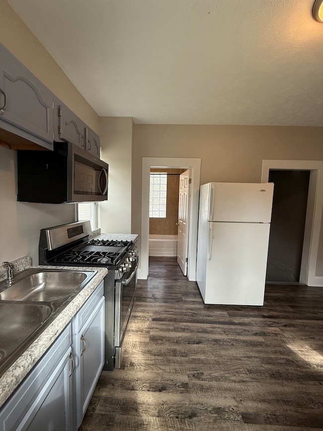 1401 W Elm St, Bloomington, IL 61701 - photo 4