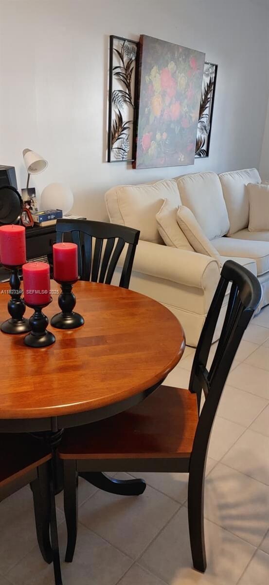 351 Cambridge Rd unit 107, Hollywood, FL 33024 - photo 7