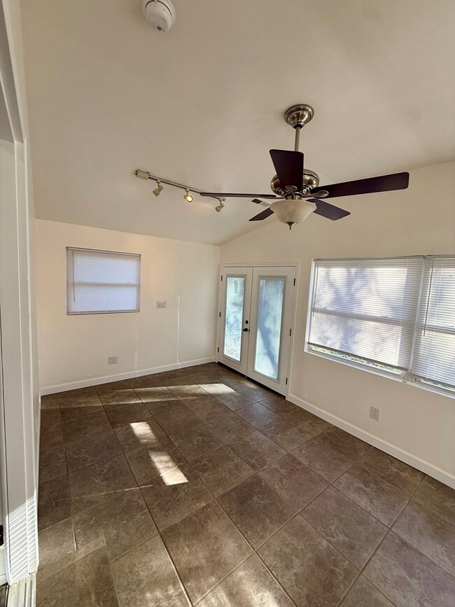 1726 Oak St, Maysville, KY 41056 - photo 5