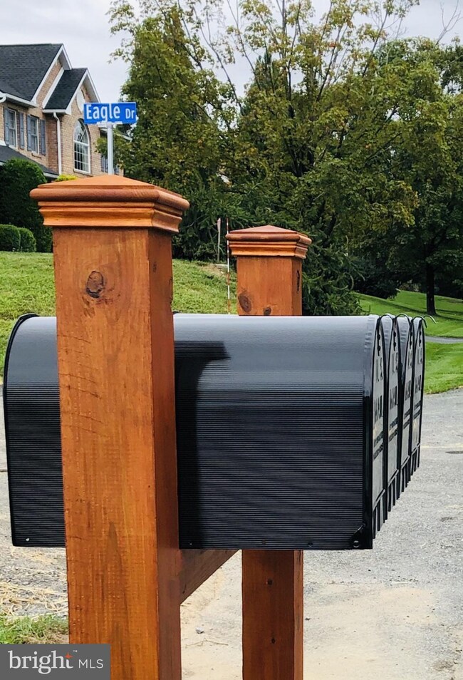 205 Eagle Dr, Reading, PA 19606 - photo 5