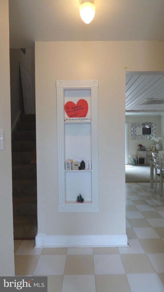 7603 Stuart Ct, Manassas, VA 20111 - photo 2