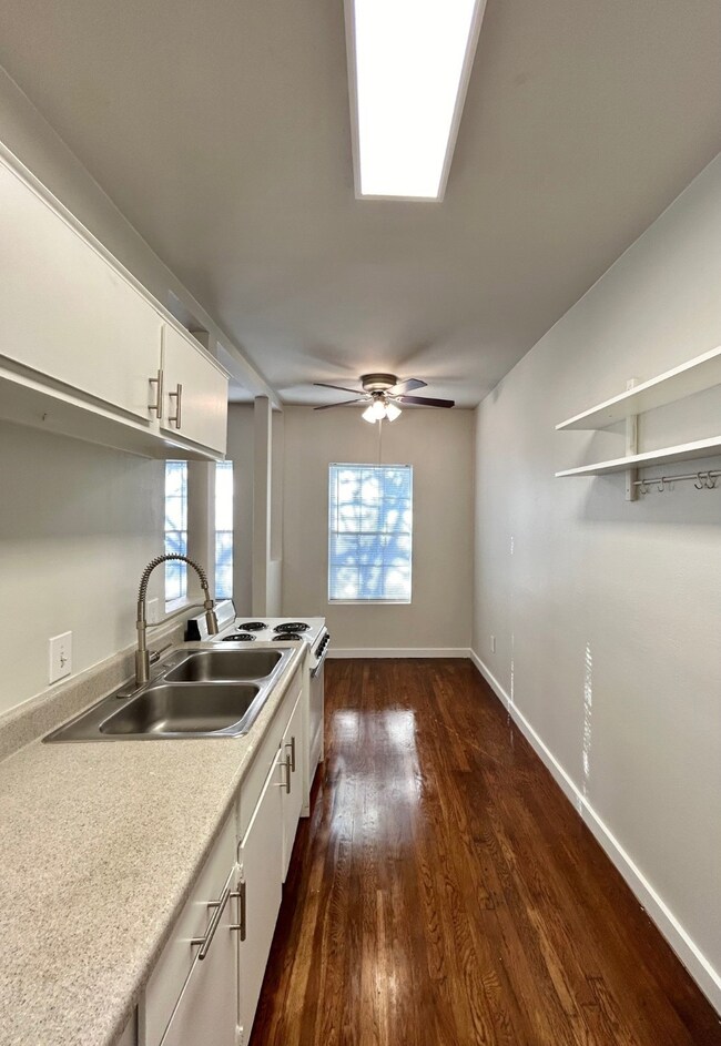 4021 Mandell St unit F, Houston, TX 77006 - photo 6