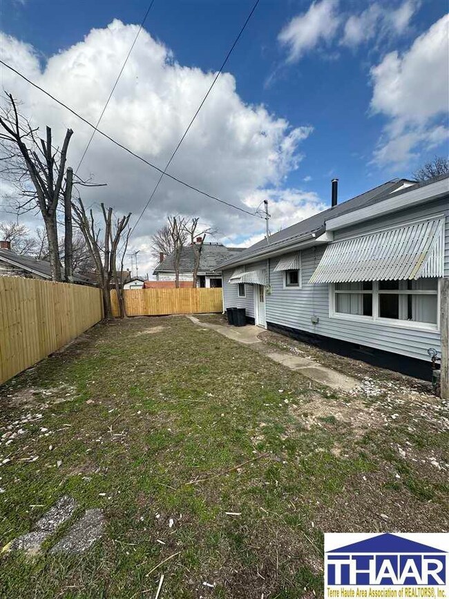 160 3rd St NE, Linton, IN 47441 - photo 2