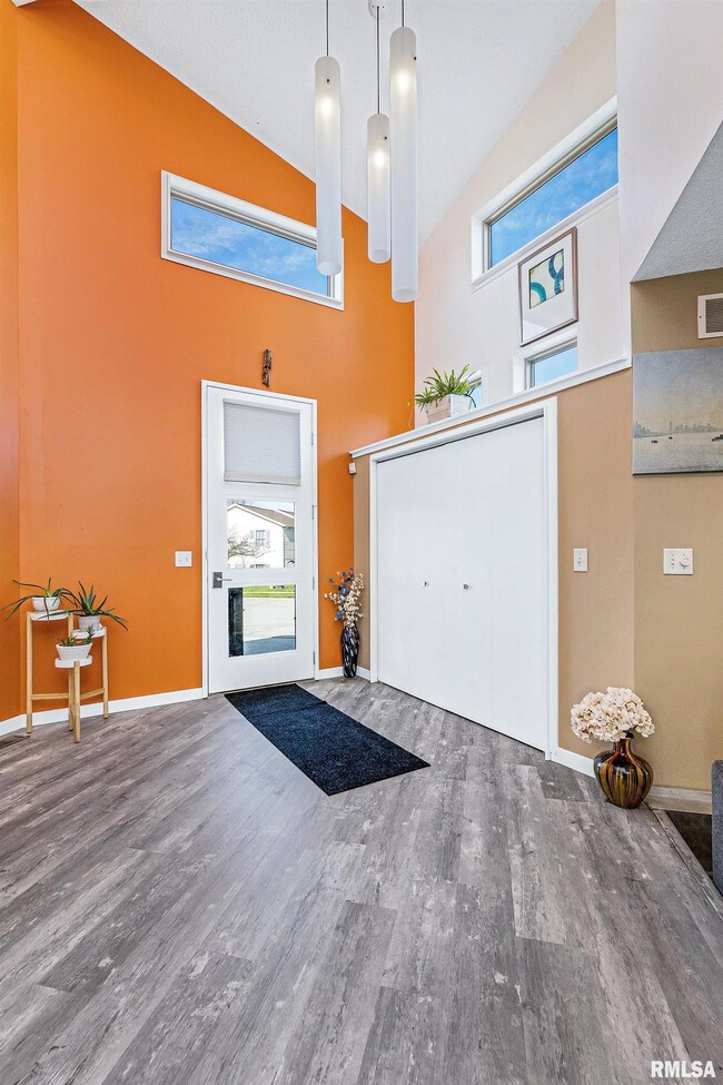 3823 W 44th St, Davenport, IA 52806 - photo 4