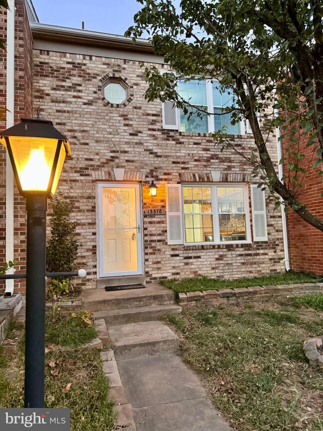 15578 Traverser Ct, Woodbridge, VA 22193 - photo 2