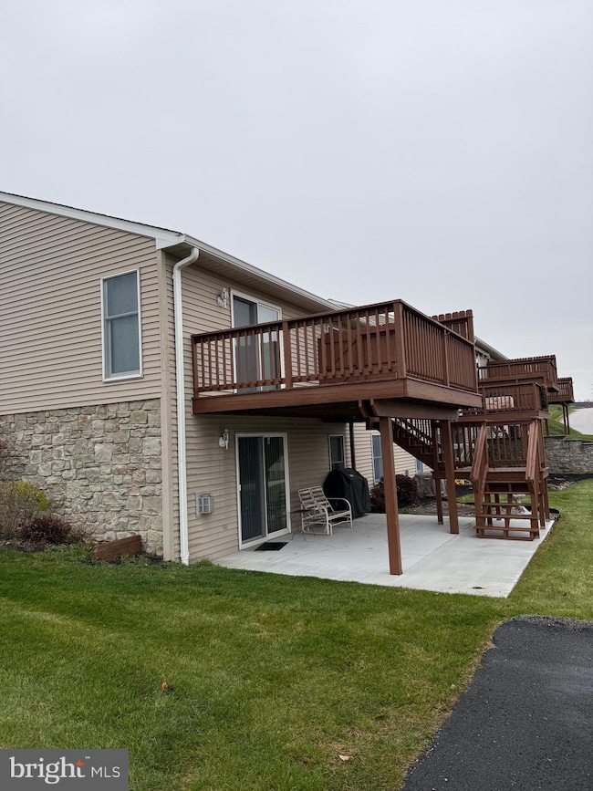 2407 Pin Oak Dr unit 33, York, PA 17406 - photo 3