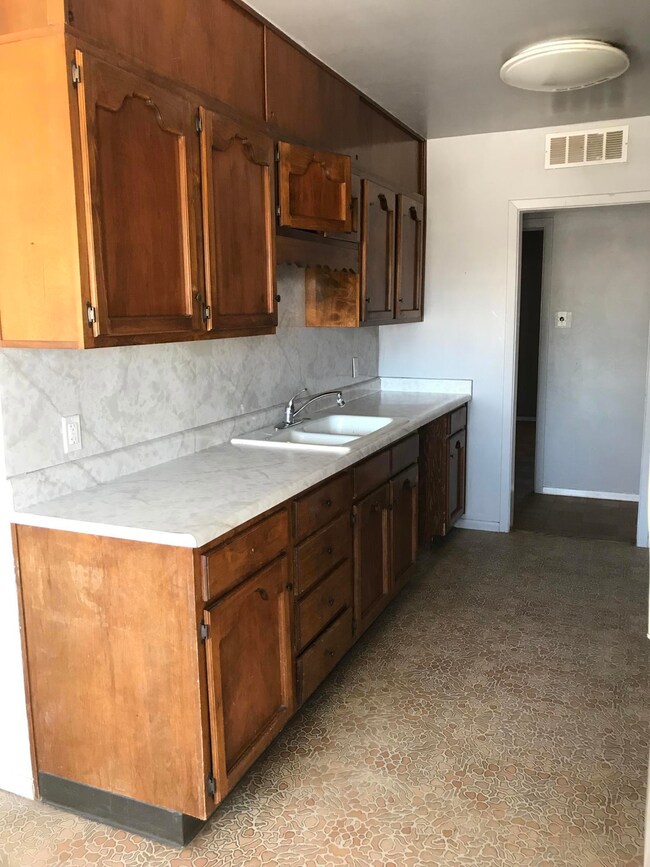 8100 La Paloma Cir, El Paso, TX 79907 - photo 5