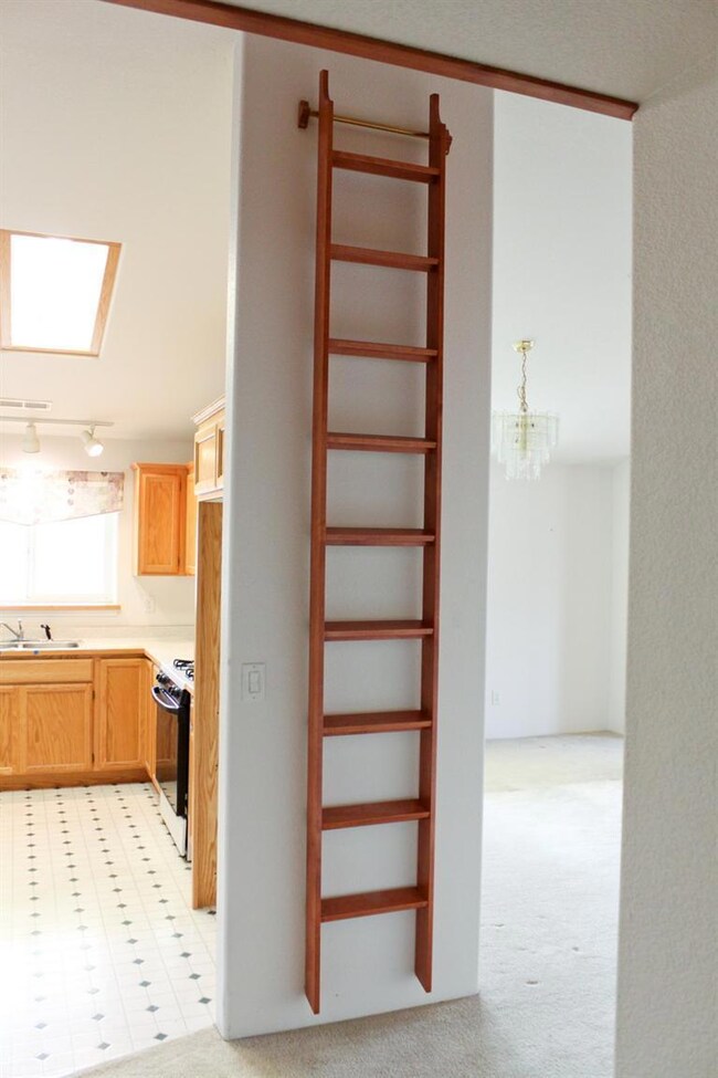 1642 Inverness Dr, Medford, OR 97504 - photo 6