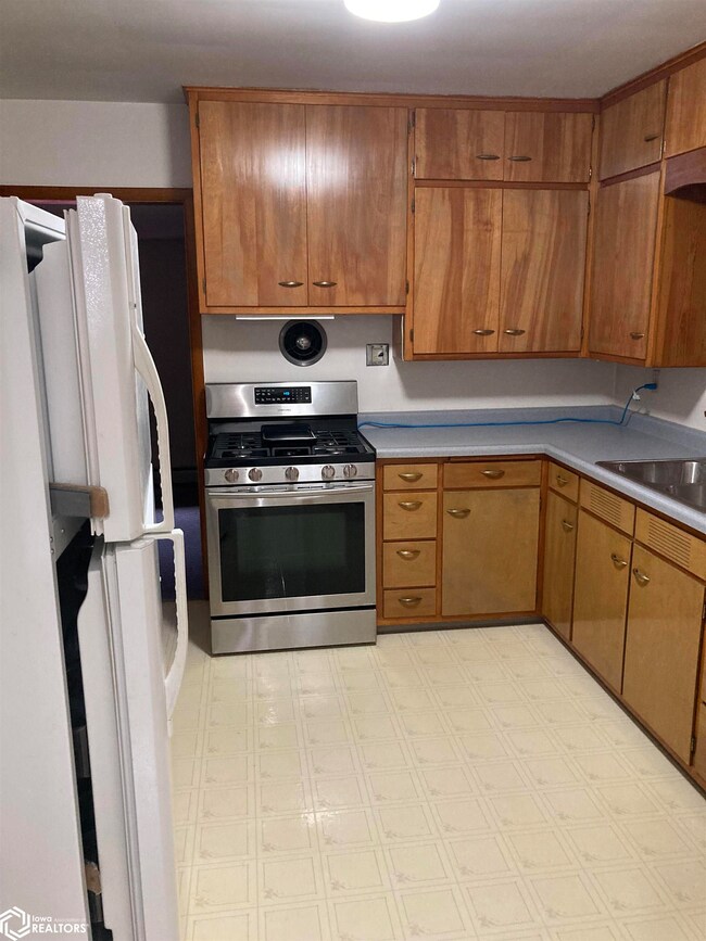 721 N 5th Ave, Coon Rapids, IA 50058 - photo 6