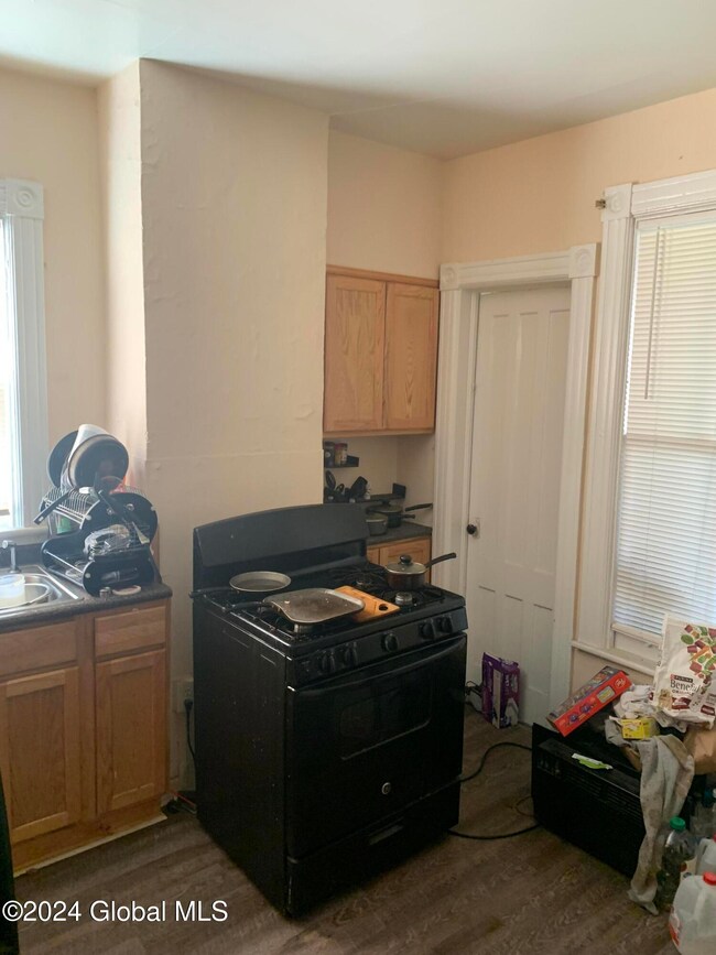 346 Orange St, Albany, NY 12206 - photo 7