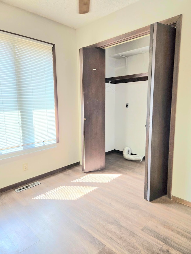 1010 W Cherokee St, Springfield, MO 65807 - photo 5