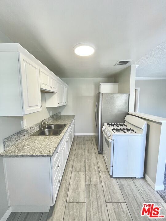 113 N Alhambra Ave unit B, Monterey Park, CA 91755 - photo 6