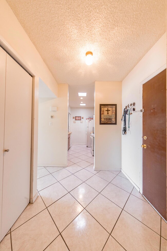 10912 PELHEM RD PICTURES-11