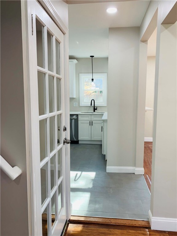 75 Duncan Ave, Providence, RI 02906 - photo 7