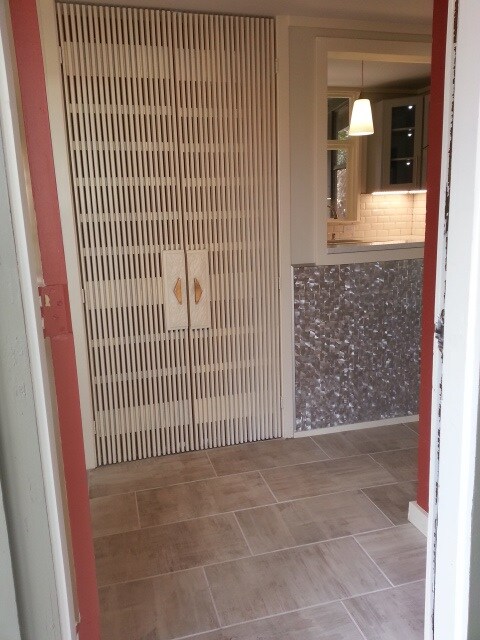 BRUSHED ALUMINUM STACKED TILE