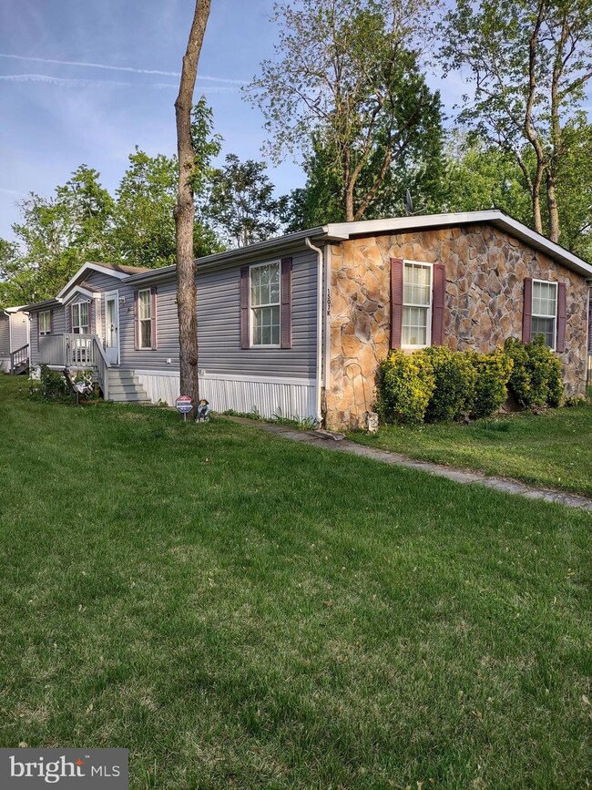 1507 Flanders Ln unit K, Harwood, MD 20776 - photo 2