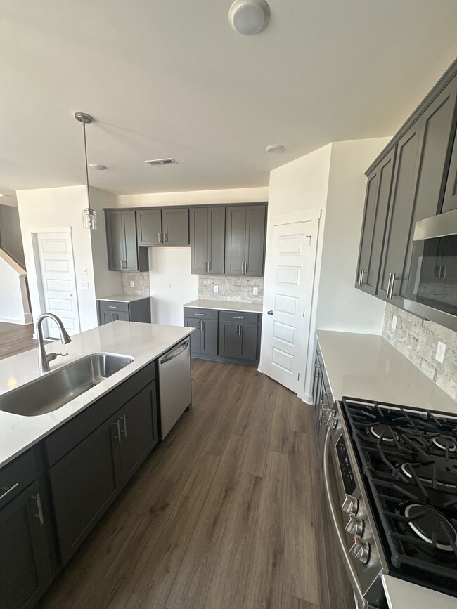 9163 Gant Dr, White House, TN 37188 - photo 4