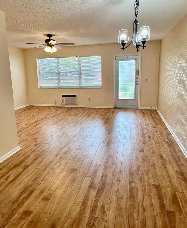 337 Windsor O, West Palm Beach, FL 33417 - photo 2