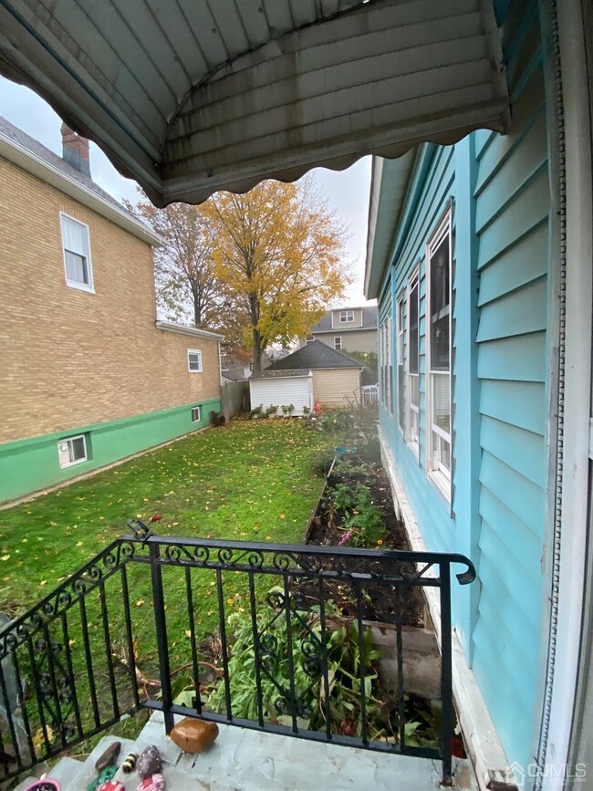 280 Delavan St, New Brunswick, NJ 08901 - photo 5