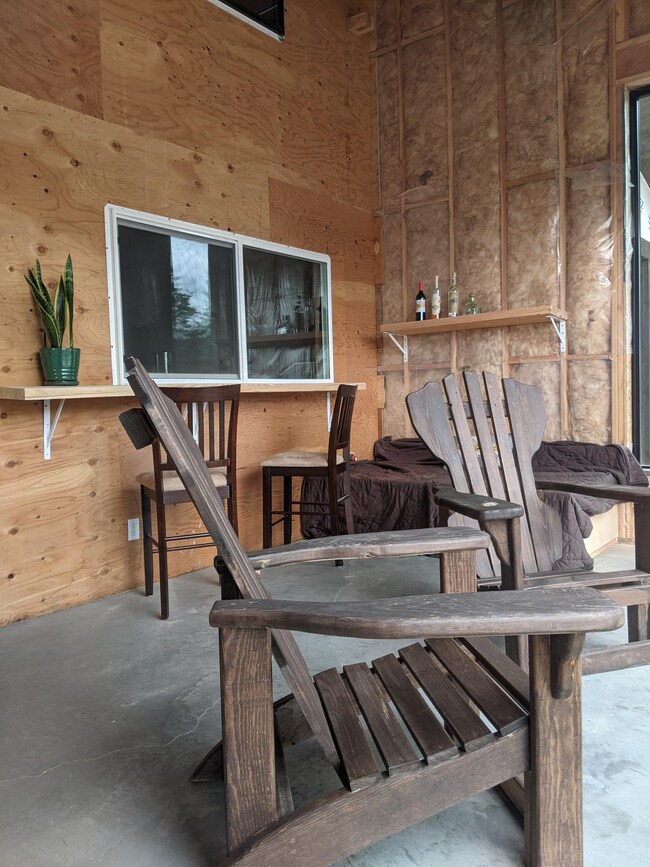 pass through windo to sitting area entra