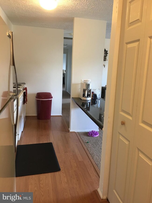 19501 Gunners Branch Rd unit M, Germantown, MD 20876 - photo 3