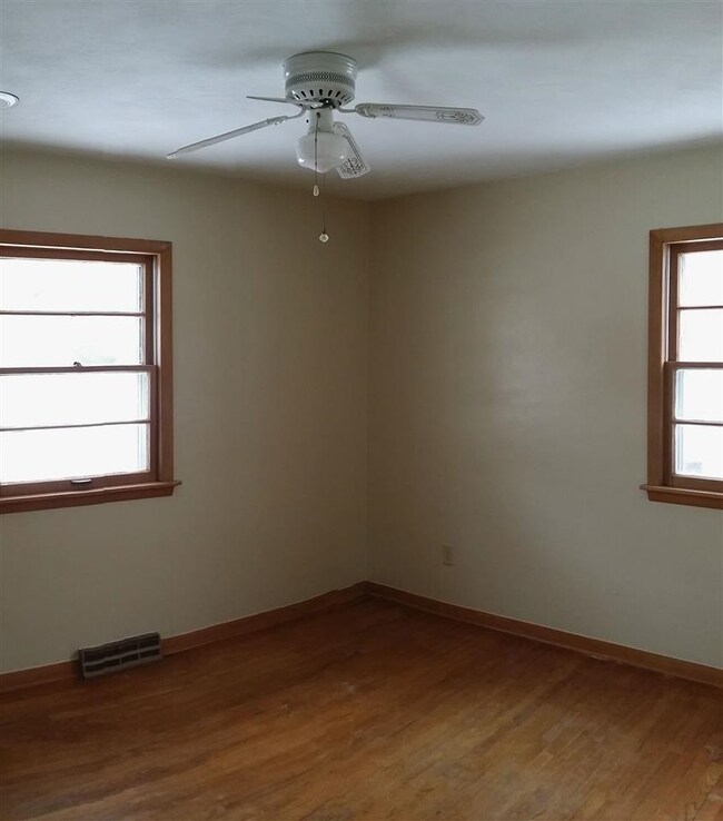 3724 N Pine St, Davenport, IA 52806 - photo 6