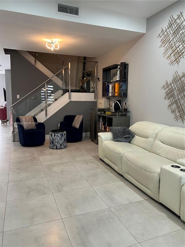 7184 NW 103rd Path unit 7184, Doral, FL 33178 - photo 6