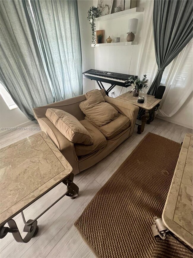 713 SW 7th Ave, Hallandale Beach, FL 33009 - photo 4