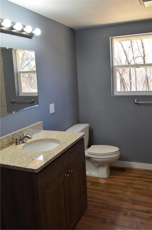 2nd Bathroom - Main Floor