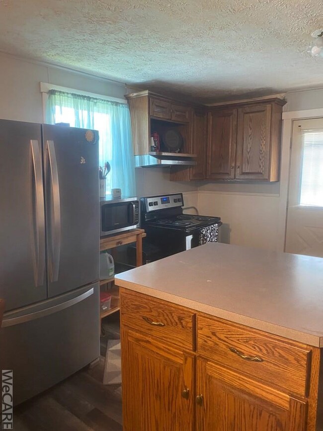 245 W Letson St, Kenton, OH 43326 - photo 6