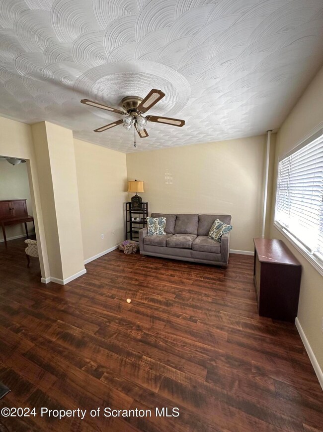1151 Olga St, Scranton, PA 18519 - photo 4