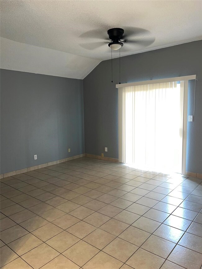 6118 W Mount Houston Rd unit A, Houston, TX 77088 - photo 6