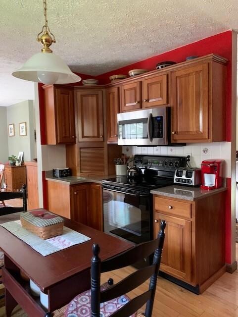 114 Frost Hill Ave, Lisbon, ME 04252 - photo 7