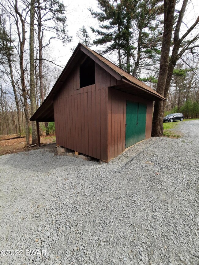 108 Griff Ct, Dingmans Ferry, PA 18328 - photo 5