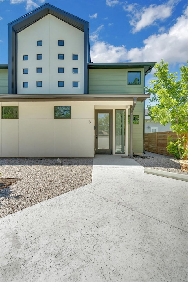 5612 Clay Ave unit B, Austin, TX 78756 - photo 2
