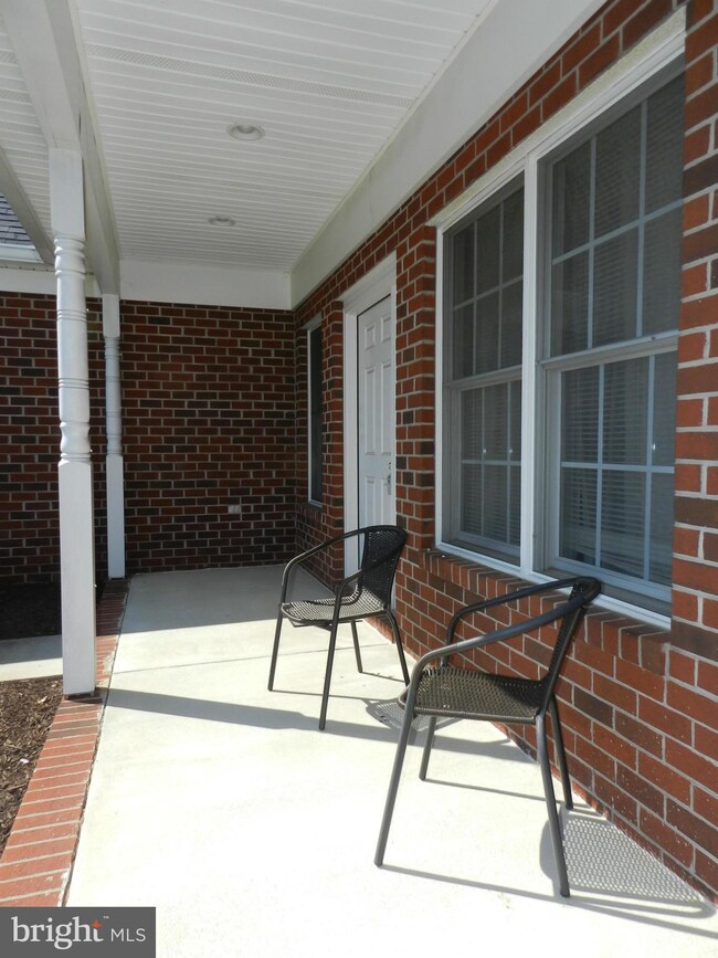 6909 Castleton Dr, Fredericksburg, VA 22407 - photo 2